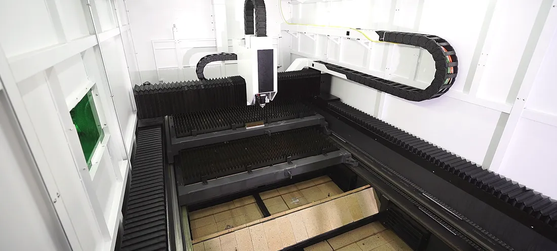 machine de découpe laser.webp