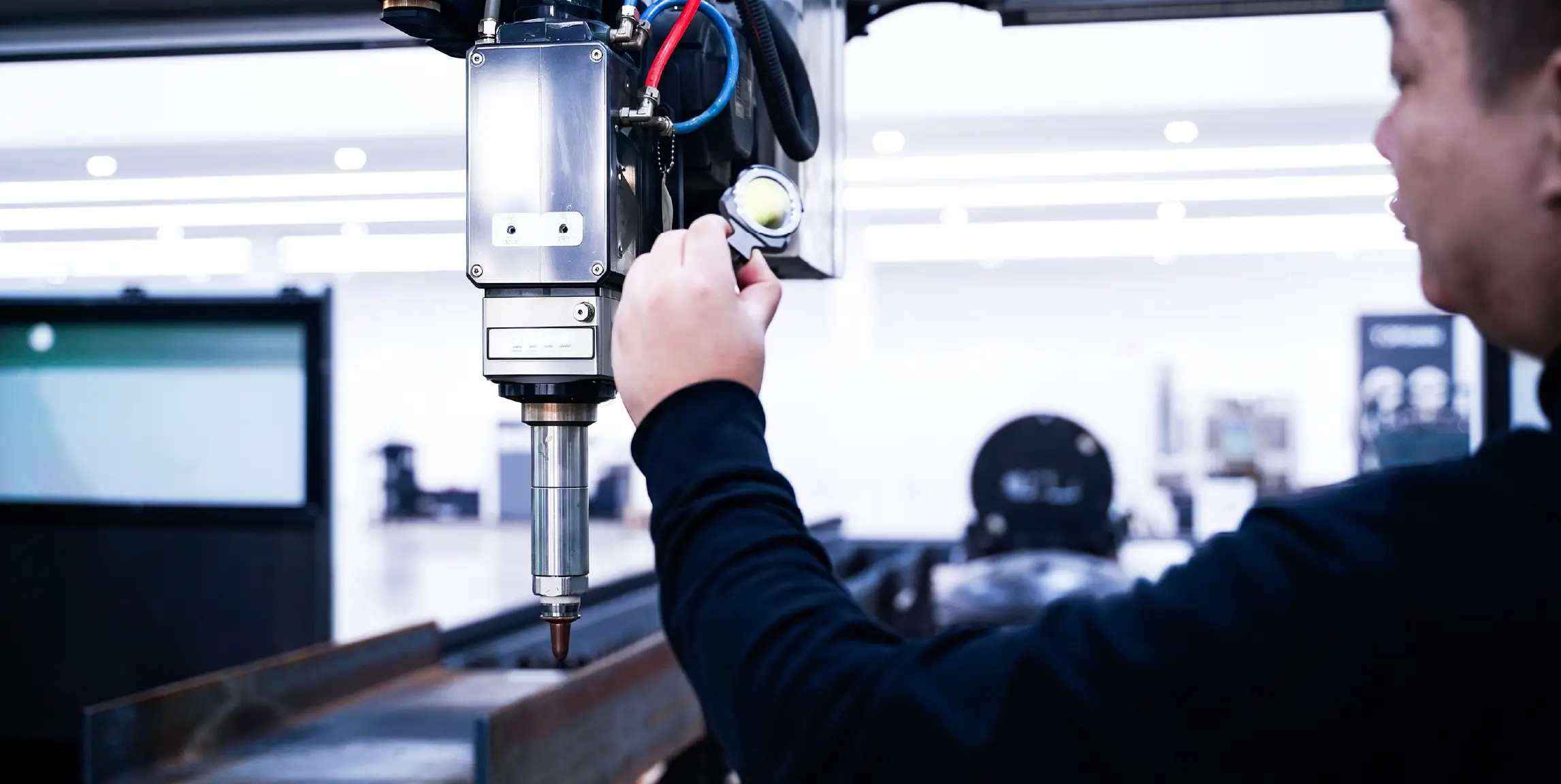 Installation de la machine de découpe laser tout-en-un AORE GR-H.webp